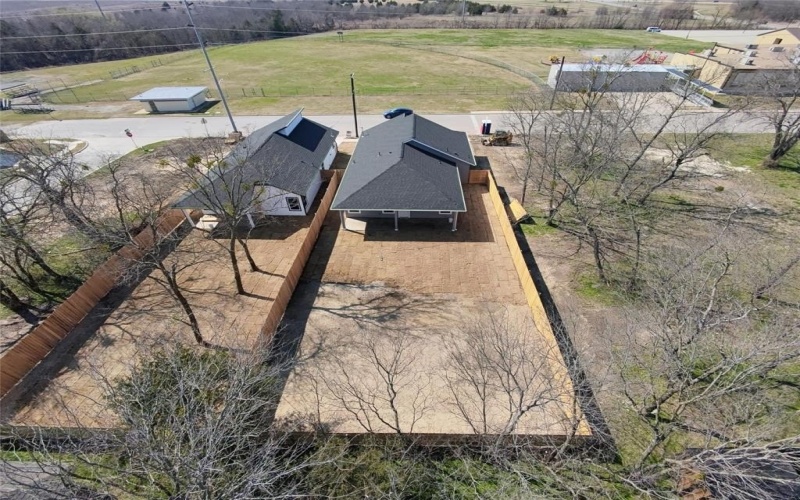 2607 Carver Street, Greenville, TX 75401, 3 Bedrooms Bedrooms, ,2 BathroomsBathrooms,Residential,For Sale,2607 Carver Street,0,21198070