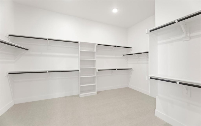 950 Georgetown Place, Prosper, TX 75078, 6 Bedrooms Bedrooms, ,5 BathroomsBathrooms,Residential,For Sale,950 Georgetown Place,0,21198179