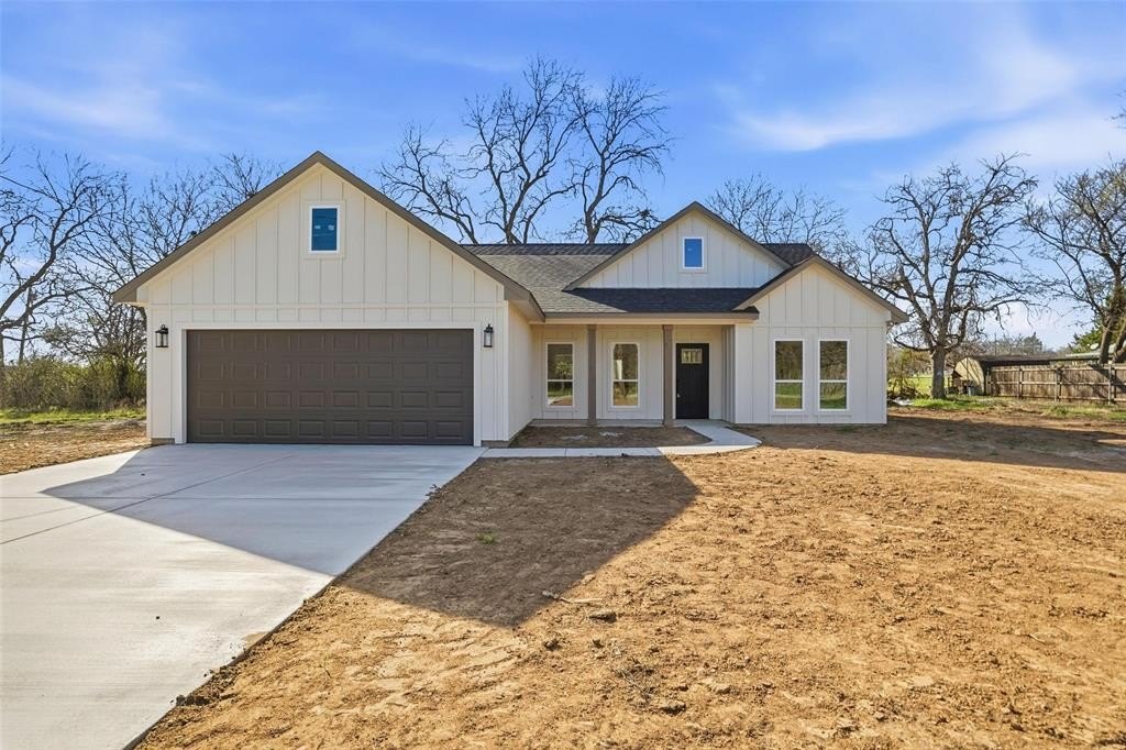 103 N Peverly Street, Whitney, TX 76692, 3 Bedrooms Bedrooms, ,2 BathroomsBathrooms,Residential,For Sale,103 N Peverly Street,0,21198201