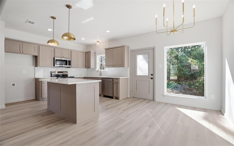 103 N Peverly Street, Whitney, TX 76692, 3 Bedrooms Bedrooms, ,2 BathroomsBathrooms,Residential,For Sale,103 N Peverly Street,0,21198201