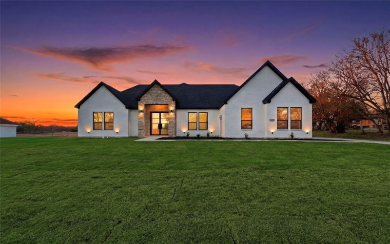 1125 E Malloy Bridge Road, Seagoville, TX 75159, 4 Bedrooms Bedrooms, ,5 BathroomsBathrooms,Residential,For Sale,1125 E Malloy Bridge Road,0,21198221