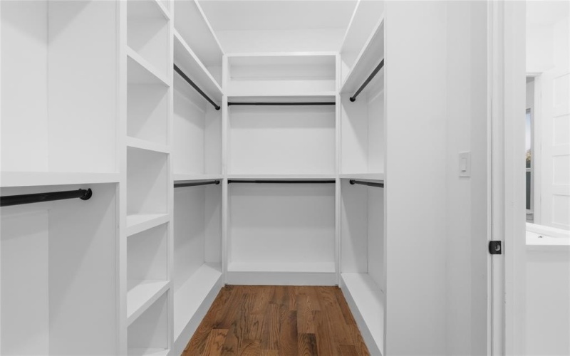 1125 E Malloy Bridge Road, Seagoville, TX 75159, 4 Bedrooms Bedrooms, ,5 BathroomsBathrooms,Residential,For Sale,1125 E Malloy Bridge Road,0,21198221