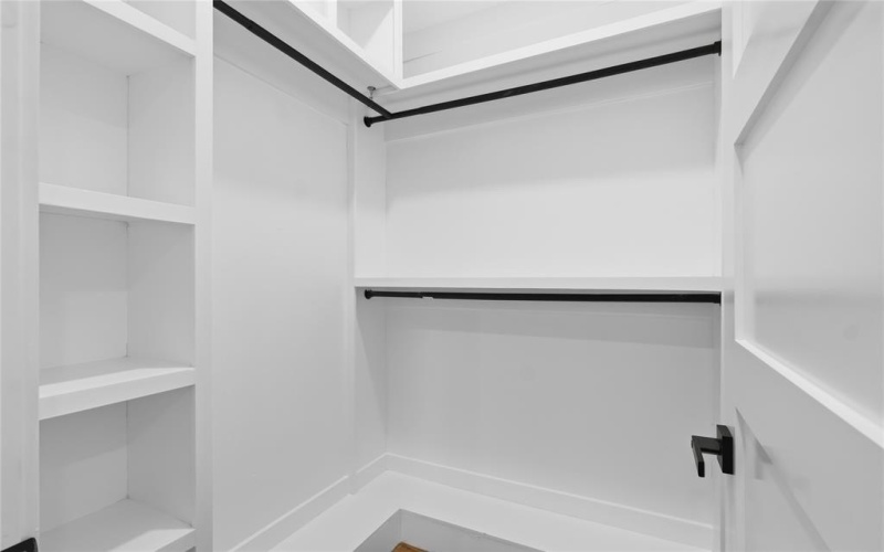 1125 E Malloy Bridge Road, Seagoville, TX 75159, 4 Bedrooms Bedrooms, ,5 BathroomsBathrooms,Residential,For Sale,1125 E Malloy Bridge Road,0,21198221