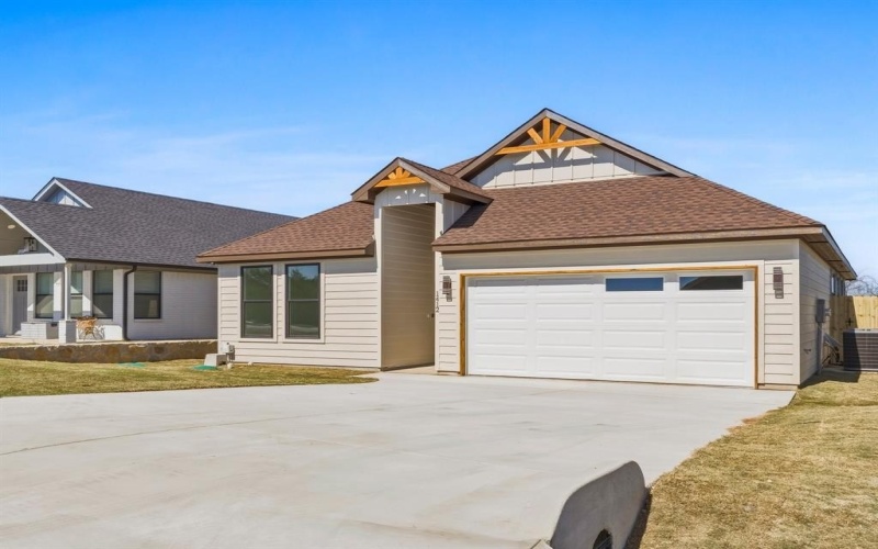 1412 Ridgeview Circle, Granbury, TX 76048, 4 Bedrooms Bedrooms, ,2 BathroomsBathrooms,Residential,For Sale,1412 Ridgeview Circle,0,21198246