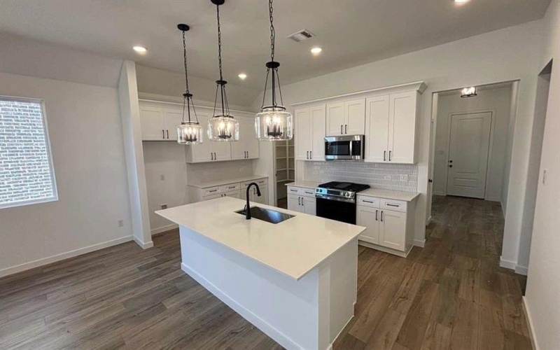 677 Tyronza Drive, Justin, TX 76247, 4 Habitaciones Habitaciones , ,3 BañosBaños,Residential,En Venta,677 Tyronza Drive,0,21198260