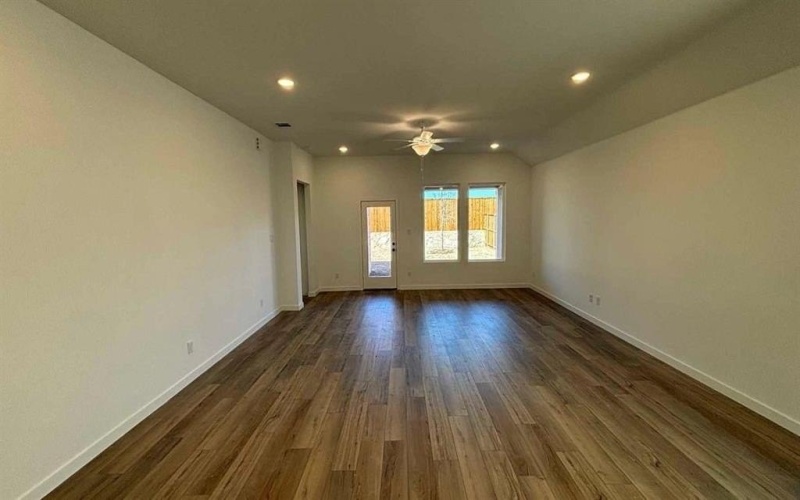 677 Tyronza Drive, Justin, TX 76247, 4 Habitaciones Habitaciones , ,3 BañosBaños,Residential,En Venta,677 Tyronza Drive,0,21198260