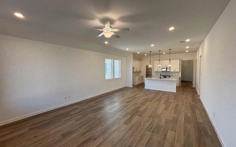 677 Tyronza Drive, Justin, TX 76247, 4 Habitaciones Habitaciones , ,3 BañosBaños,Residential,En Venta,677 Tyronza Drive,0,21198260