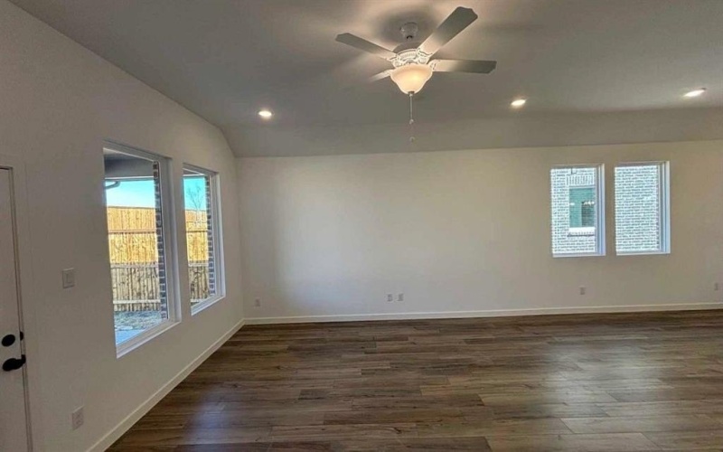 677 Tyronza Drive, Justin, TX 76247, 4 Habitaciones Habitaciones , ,3 BañosBaños,Residential,En Venta,677 Tyronza Drive,0,21198260