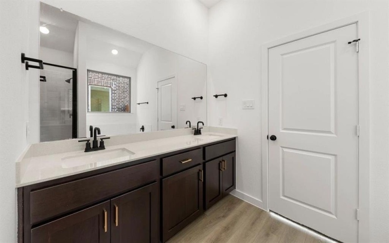 701 Tyronza Drive, Justin, TX 76247, 3 Habitaciones Habitaciones , ,2 BañosBaños,Residential,En Venta,701 Tyronza Drive,0,21198278