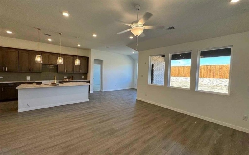 701 Tyronza Drive, Justin, TX 76247, 3 Habitaciones Habitaciones , ,2 BañosBaños,Residential,En Venta,701 Tyronza Drive,0,21198278