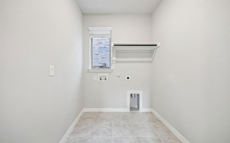 4005 Allred Drive, Heartland, TX 75114, 4 Bedrooms Bedrooms, ,2 BathroomsBathrooms,Residential,For Sale,4005 Allred Drive,0,21198294