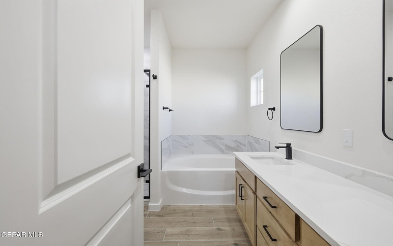 14912 Hill Ridge Court, El Paso, TX 79938, 3 Bedrooms Bedrooms, ,2 BathroomsBathrooms,Residential,For Sale,14912 Hill Ridge Court,0,939421