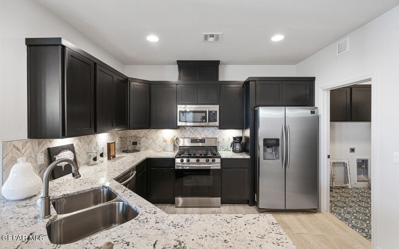 13952 Paseo Central Avenue, Horizon City, TX 79928, 3 Bedrooms Bedrooms, ,2 BathroomsBathrooms,Residential,For Sale,13952 Paseo Central Avenue,0,939434