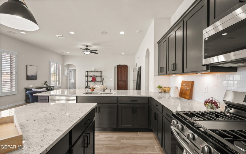 13944 Paseo Central Avenue, Horizon City, TX 79928, 3 Bedrooms Bedrooms, ,3 BathroomsBathrooms,Residential,For Sale,13944 Paseo Central Avenue,0,939459