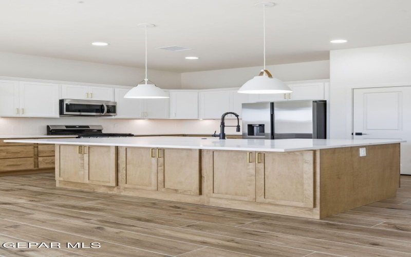 296 Emerald Dust Place, El Paso, TX 79928, 4 Bedrooms Bedrooms, ,2 BathroomsBathrooms,Residential,For Sale,296 Emerald Dust Place,0,939466