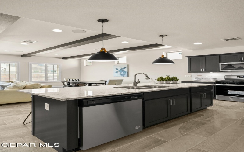 924 RAEGIL Street, El Paso, TX 79928, 3 Habitaciones Habitaciones , ,2 BañosBaños,Residential,En Venta,924 RAEGIL Street,0,939471