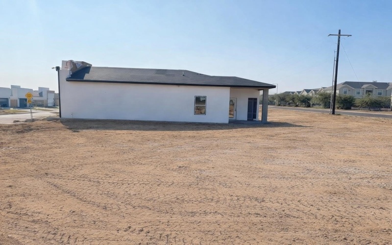 218 Lusitano Dr., LAREDO, TX 78046, 4 Bedrooms Bedrooms, ,2 BathroomsBathrooms,Residential,For Sale,218 Lusitano Dr.,0,20261105