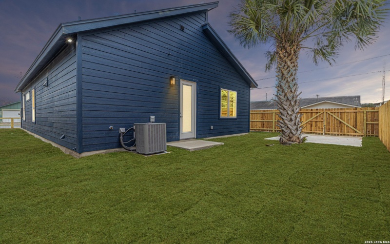 915 Saint James, San Antonio, TX 78202, 3 Bedrooms Bedrooms, ,2 BathroomsBathrooms,Residential,For Sale,915 Saint James,0,1946284