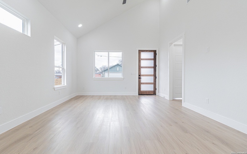 915 Saint James, San Antonio, TX 78202, 3 Bedrooms Bedrooms, ,2 BathroomsBathrooms,Residential,For Sale,915 Saint James,0,1946284