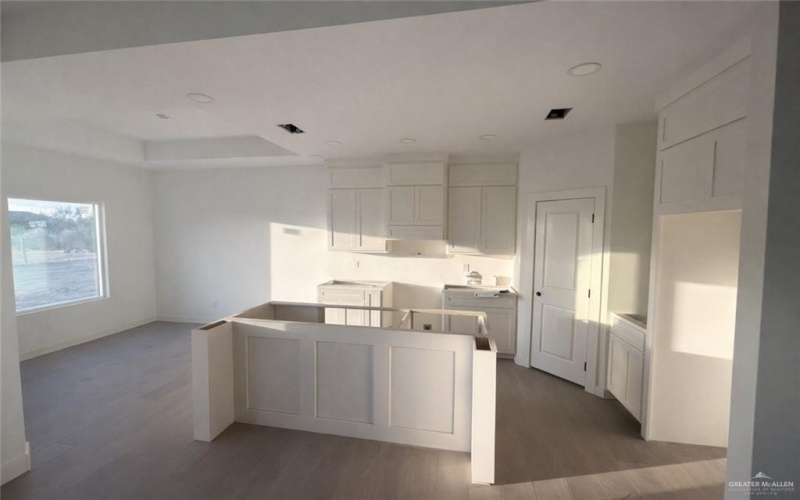 2809 N Alyna Avenue, Edinburg, TX 78541, 3 Bedrooms Bedrooms, ,2 BathroomsBathrooms,Residential,For Sale,2809 N Alyna Avenue,0,497458