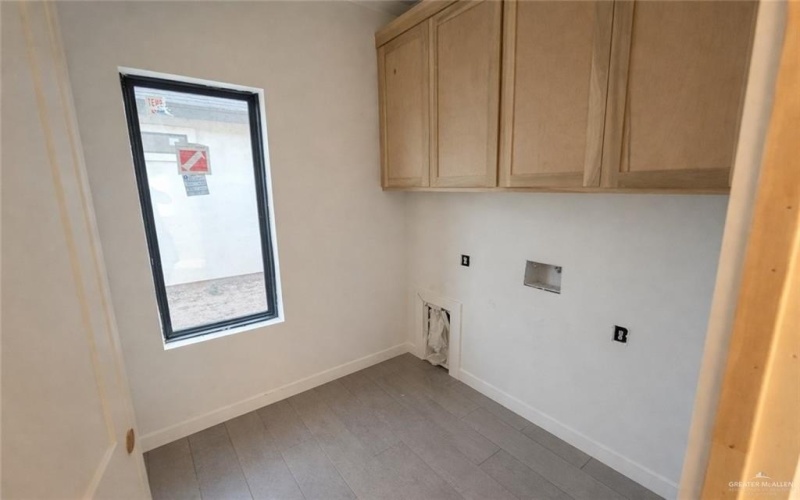 2817 N Alyna Avenue, Edinburg, TX 78541, 3 Habitaciones Habitaciones , ,2 BañosBaños,Residential,En Venta,2817 N Alyna Avenue,0,497477