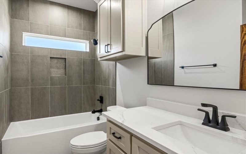 410 Hidden Lake, Bluff Dale, TX 76433, 3 Bedrooms Bedrooms, ,2 BathroomsBathrooms,Residential,For Sale,410 Hidden Lake,0,21189933