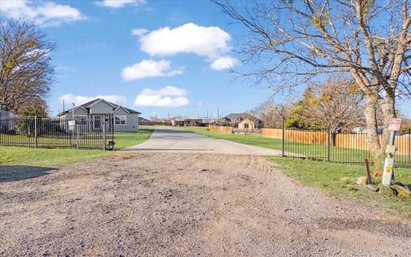 920 Oil Mill Road, Van Alstyne, TX 75495, 5 Habitaciones Habitaciones , ,3 BañosBaños,Residential,En Venta,920 Oil Mill Road,0,21194739