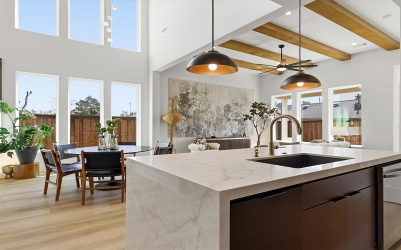 916 E Louisiana Drive, Dallas, TX 75216, 3 Bedrooms Bedrooms, ,3 BathroomsBathrooms,Residential,For Sale,916 E Louisiana Drive,0,21195725