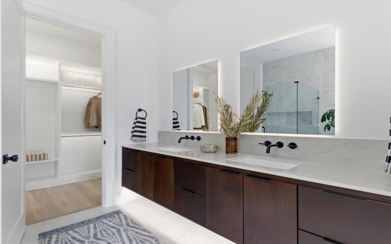 916 E Louisiana Drive, Dallas, TX 75216, 3 Bedrooms Bedrooms, ,3 BathroomsBathrooms,Residential,For Sale,916 E Louisiana Drive,0,21195725