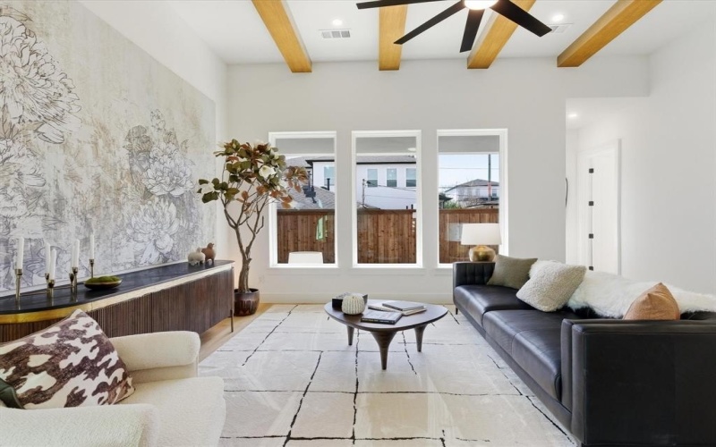 916 E Louisiana Drive, Dallas, TX 75216, 3 Bedrooms Bedrooms, ,3 BathroomsBathrooms,Residential,For Sale,916 E Louisiana Drive,0,21195725