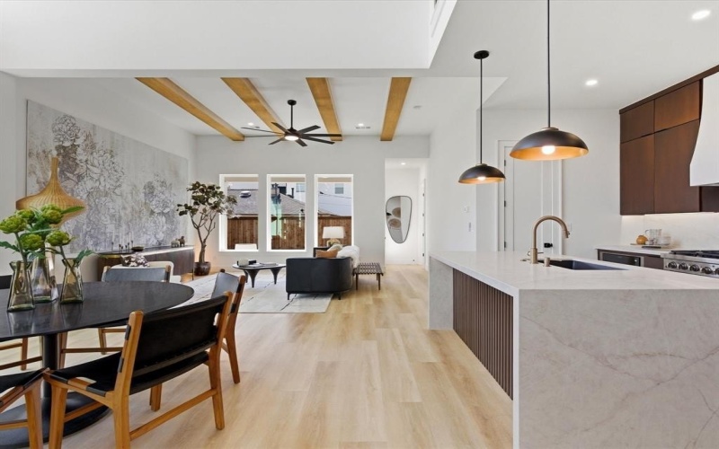 916 E Louisiana Drive, Dallas, TX 75216, 3 Bedrooms Bedrooms, ,3 BathroomsBathrooms,Residential,For Sale,916 E Louisiana Drive,0,21195725