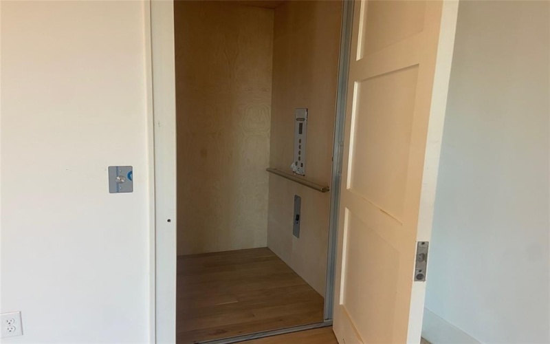 3624 N Fitzhugh Avenue, Dallas, TX 75204, 5 Habitaciones Habitaciones , ,6 BañosBaños,Residential,En Venta,3624 N Fitzhugh Avenue,0,21196762