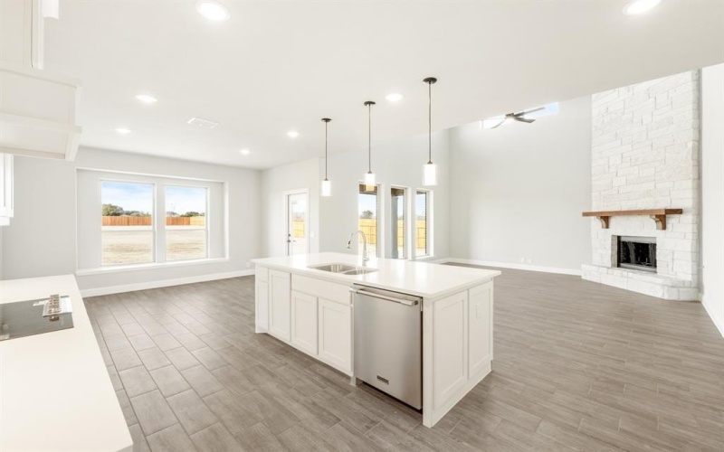 423 Crystal Lake Lane, Red Oak, TX 75154, 5 Bedrooms Bedrooms, ,5 BathroomsBathrooms,Residential,For Sale,423 Crystal Lake Lane,20703004
