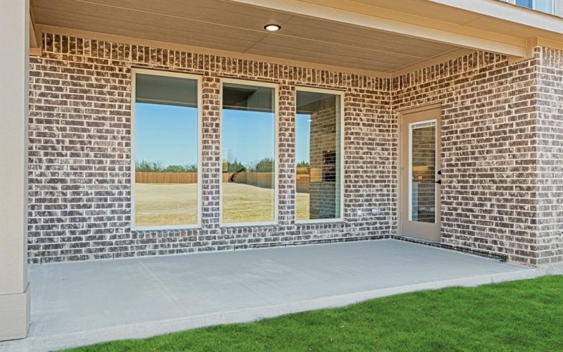 423 Crystal Lake Lane, Red Oak, TX 75154, 5 Bedrooms Bedrooms, ,5 BathroomsBathrooms,Residential,For Sale,423 Crystal Lake Lane,20703004