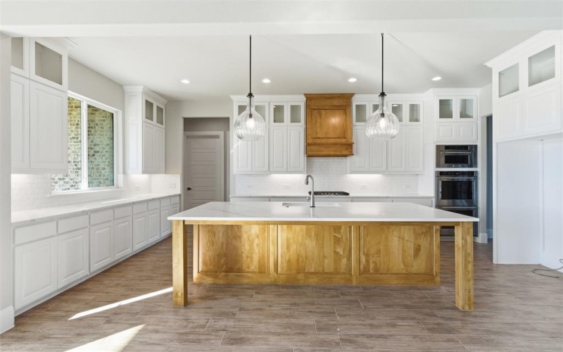 1027 Estancia Boulevard, Weatherford, TX 76088, 4 Habitaciones Habitaciones , ,3 BañosBaños,Residential,En Venta,1027 Estancia Boulevard,0,21198058