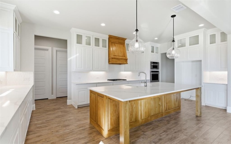 1027 Estancia Boulevard, Weatherford, TX 76088, 4 Habitaciones Habitaciones , ,3 BañosBaños,Residential,En Venta,1027 Estancia Boulevard,0,21198058