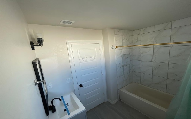 415 Valle Los Nogales Drive, Socorro, TX 79927, 3 Habitaciones Habitaciones , ,2 BañosBaños,Residential,En Venta,415 Valle Los Nogales Drive,0,21198099