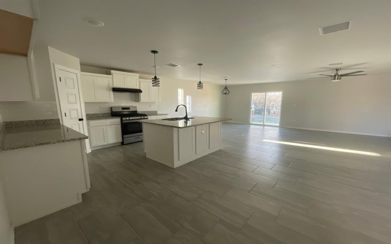 415 Valle Los Nogales Drive, Socorro, TX 79927, 3 Habitaciones Habitaciones , ,2 BañosBaños,Residential,En Venta,415 Valle Los Nogales Drive,0,21198099