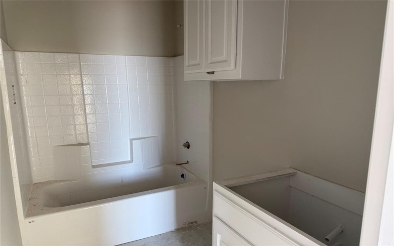 701 Broken Bow Lane, Cleburne, TX 76033, 3 Bedrooms Bedrooms, ,2 BathroomsBathrooms,Residential,For Sale,701 Broken Bow Lane,0,21198239