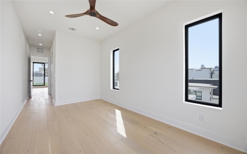 4220 MUNGER Avenue, Dallas, TX 75204, 3 Bedrooms Bedrooms, ,3 BathroomsBathrooms,Residential,For Sale,4220 MUNGER Avenue,0,21198365