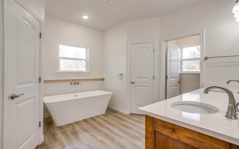 130 Abbott Avenue, Covington, TX 76636, 4 Bedrooms Bedrooms, ,2 BathroomsBathrooms,Residential,For Sale,130 Abbott Avenue,0,21198631