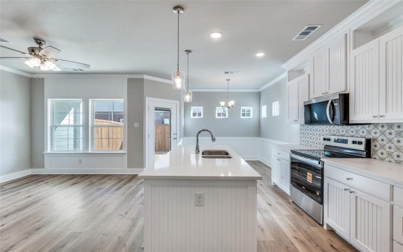 104 Market Street, Lake Dallas, TX 75065, 3 Bedrooms Bedrooms, ,2 BathroomsBathrooms,Residential,For Sale,104 Market Street,0,21199201