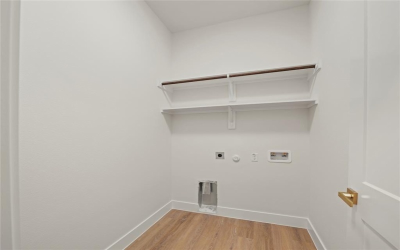 1033 E Bowie Street, Fort Worth, TX 76104, 4 Habitaciones Habitaciones , ,2 BañosBaños,Residential,En Venta,1033 E Bowie Street,0,21199295