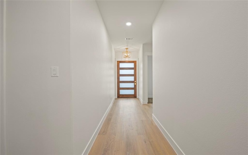 1033 E Bowie Street, Fort Worth, TX 76104, 4 Habitaciones Habitaciones , ,2 BañosBaños,Residential,En Venta,1033 E Bowie Street,0,21199295