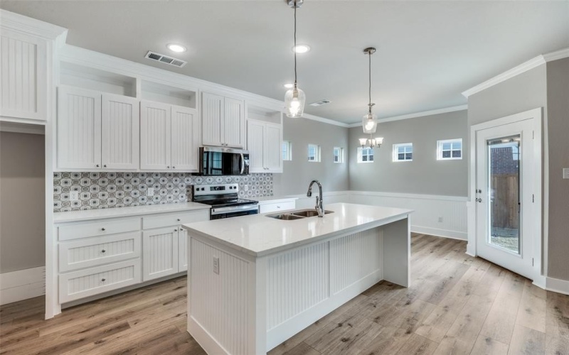 106 Market Street, Lake Dallas, TX 75065, 3 Bedrooms Bedrooms, ,2 BathroomsBathrooms,Residential,For Sale,106 Market Street,0,21199431