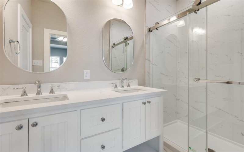 106 Market Street, Lake Dallas, TX 75065, 3 Bedrooms Bedrooms, ,2 BathroomsBathrooms,Residential,For Sale,106 Market Street,0,21199431