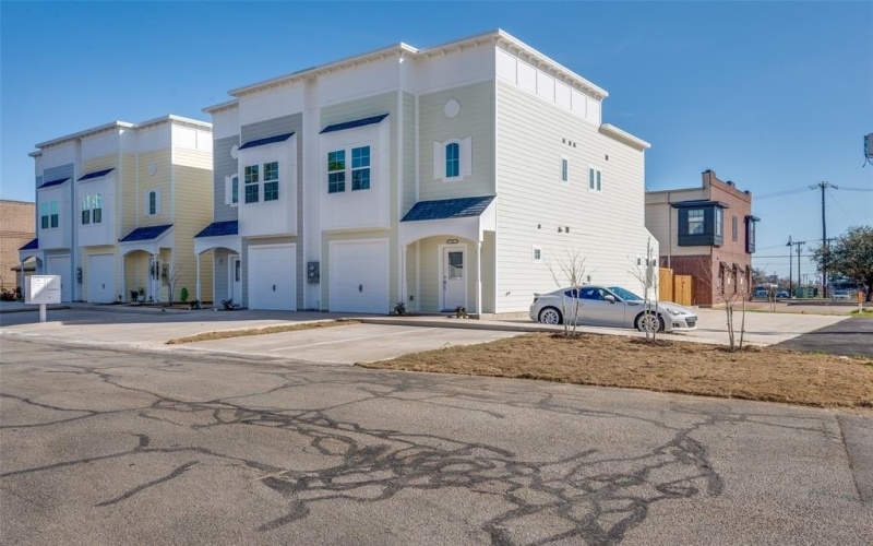 106 Market Street, Lake Dallas, TX 75065, 3 Bedrooms Bedrooms, ,2 BathroomsBathrooms,Residential,For Sale,106 Market Street,0,21199431