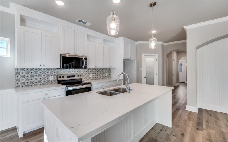 106 Market Street, Lake Dallas, TX 75065, 3 Bedrooms Bedrooms, ,2 BathroomsBathrooms,Residential,For Sale,106 Market Street,0,21199431