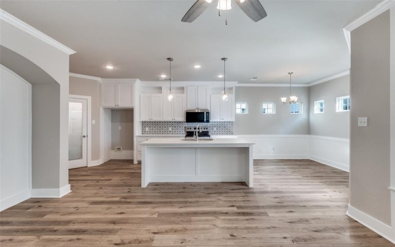 106 Market Street, Lake Dallas, TX 75065, 3 Bedrooms Bedrooms, ,2 BathroomsBathrooms,Residential,For Sale,106 Market Street,0,21199431