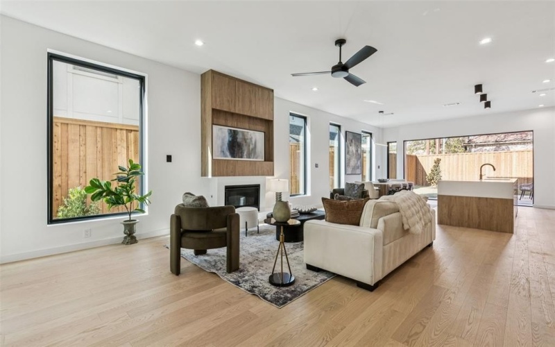 5635 Matalee Avenue, Dallas, TX 75206, 3 Bedrooms Bedrooms, ,2 BathroomsBathrooms,Residential,For Sale,5635 Matalee Avenue,0,21199489